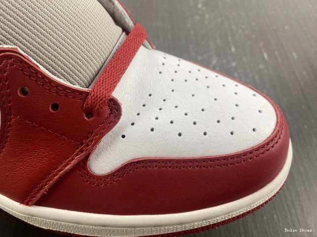 Bmlin Shoes 1 DJ4891-061 Newstalgia Chenille High OG Jordan (W) 0822